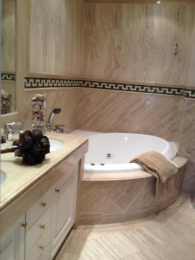 Stunning 175 M2 Apartment With Terrace And Jacuzzi Marbella 0*,